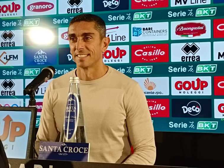 Frosinone-Bari, Longo: «Gara contro un avversario difficile ma vogliamo vincere»