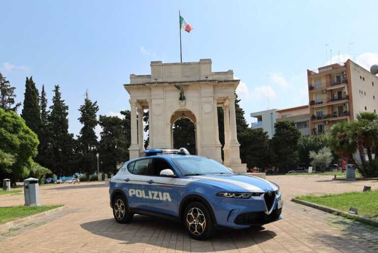 Botte e minacce agli anziani genitori: due gemelli 26enni arrestati ad Andria