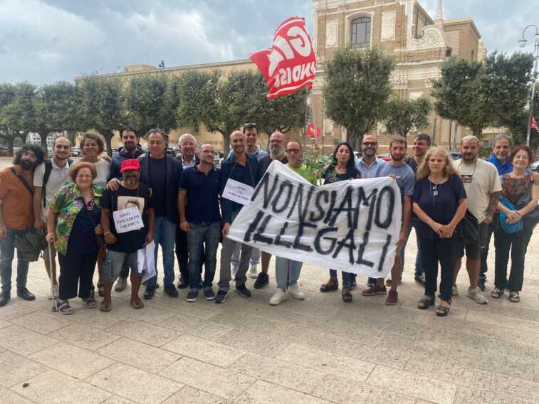 «Non siamo illegali»: a Brindisi dilaga la protesta per il decreto contro la cannabis light