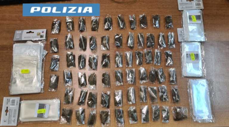 Sorpreso in un parco con 63 dosi di marijuana: 44enne barese arrestato a Matera
