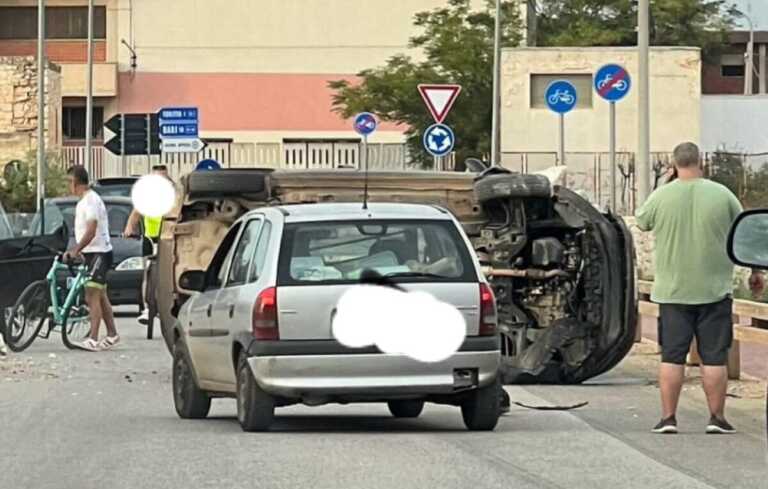Grumo, auto si schianta su un muretto e poi si ribalta: soccorsa una donna