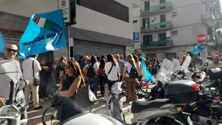Scuola, protesta il personale Ata in Puglia: «Nuovo contratto ma situazione peggiore» – VIDEO