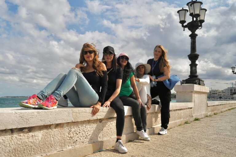Bari per la prima volta, il racconto di cinque turiste: «Vieni qui e vedi l’infinito»