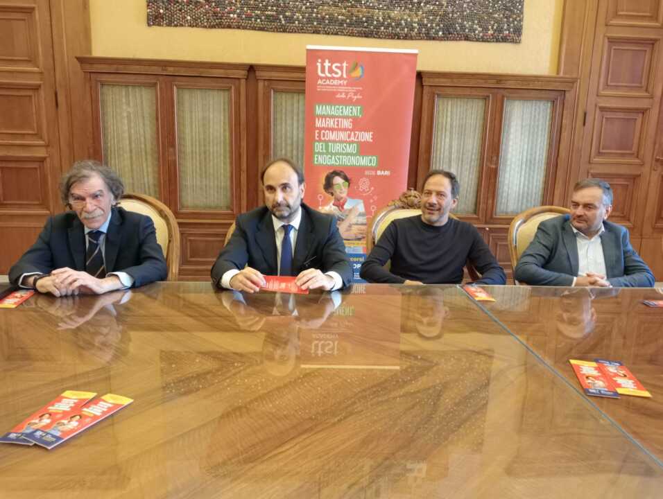 Bari, presentato un corso Its per formare esperti nel turismo enogastronomico