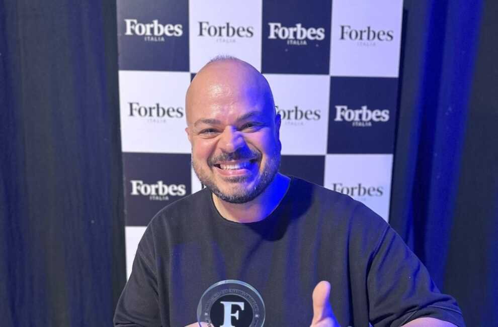 Il comico brindisino Mandrake vince il premio “Forbes” e annuncia nuovi progetti