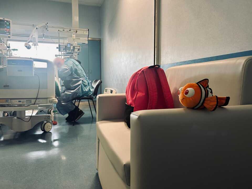 Bari, donate al Policlinico due poltrone letto per i familiari dei pazienti ricoverati in Rianimazione