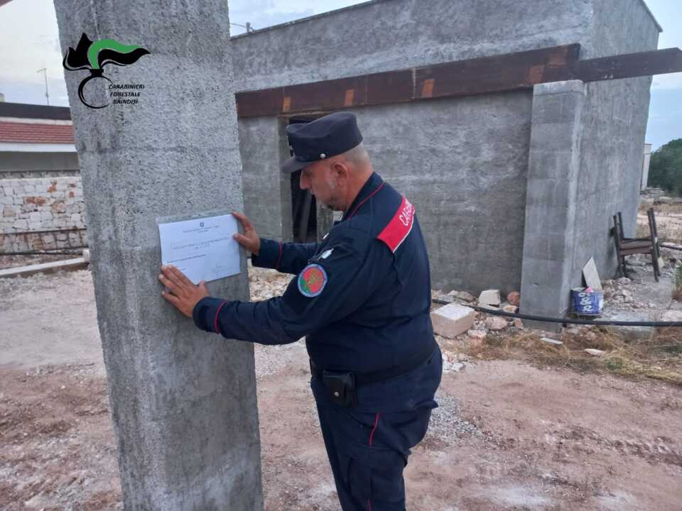 Ostuni, sequestrato un immobile in costruzione nel Parco delle Dune costiere
