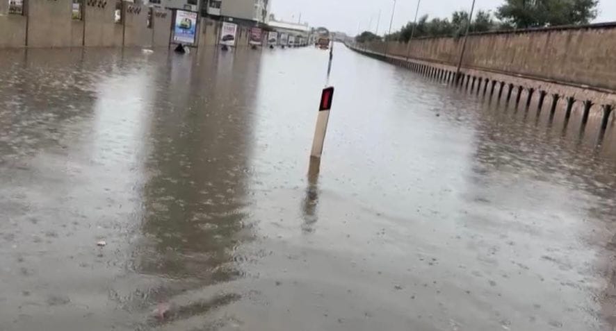 Maltempo in Puglia, weekend all’insegna di temporali e piogge: allagamenti a Taranto
