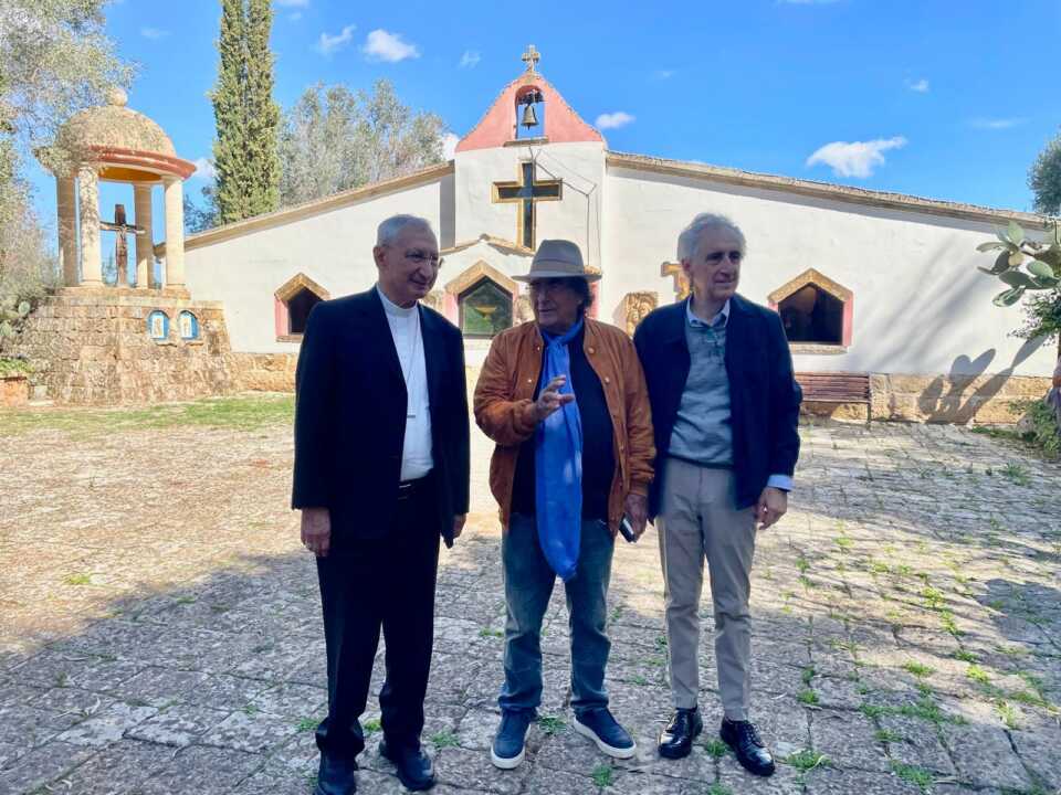 Rinviata la missione a Gerusalemme, Al Bano: «Propongo un ministero per la pace»