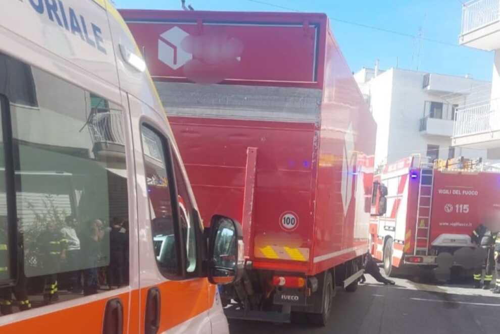 Investita da un mezzo pesante a Ostuni: un’anziana in ospedale in codice rosso