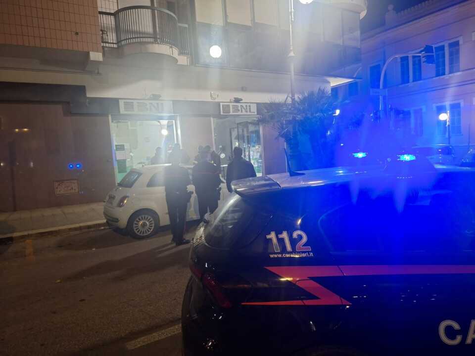 Galleria foto 'Assalto al bancomat nella notte a Bisceglie: banditi in fuga senza il bottino – FOTO' - foto 7