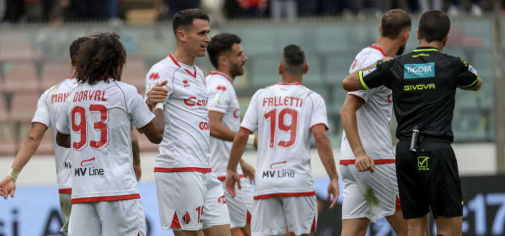 Da sosta a sosta, cinque sfide per conquistare la zona playoff: il cammino del Bari