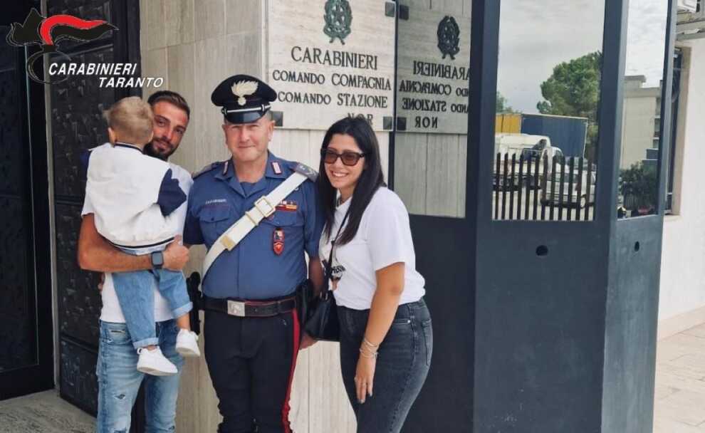 Rischia di soffocare con la cioccolata: bimbo di 3 anni salvato dai carabinieri a Castellaneta