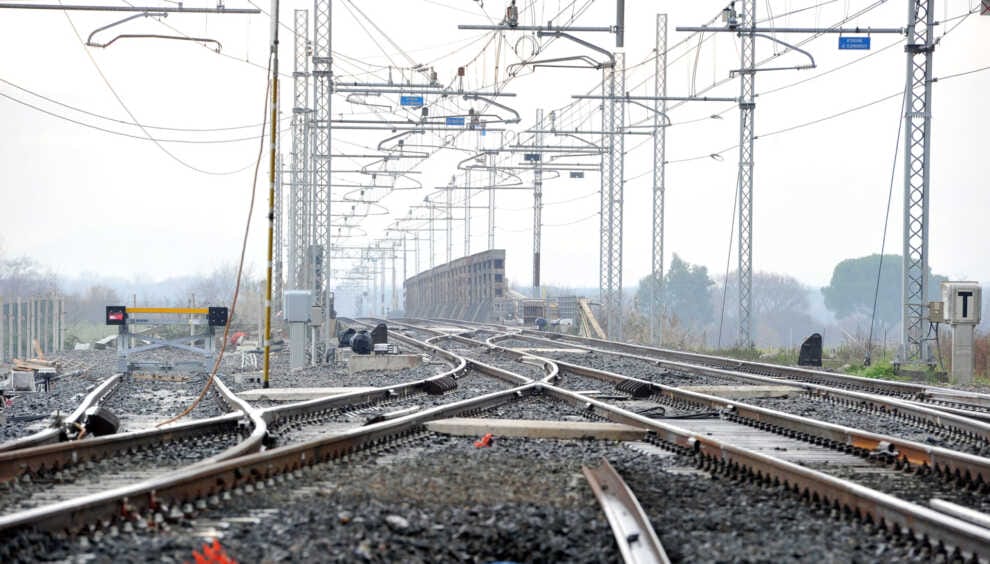 San Pietro Vernotico, uomo investito e ucciso da un treno: circolazione a lunga percorrenza sospesa