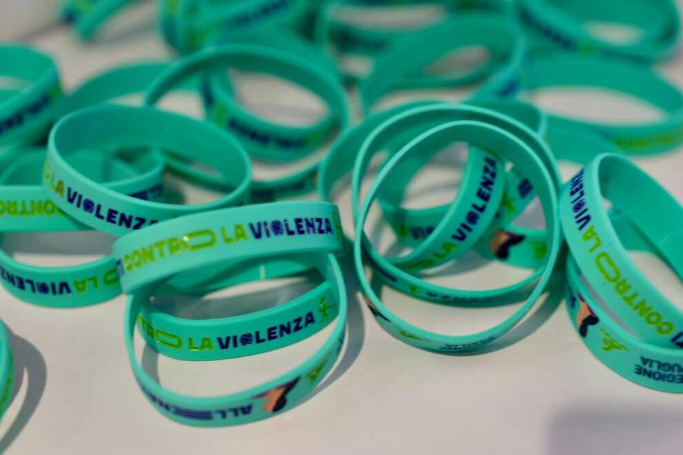 Aumentano gli accessi ai centri antiviolenza in Puglia: «È un segnale allarmante» – VIDEO