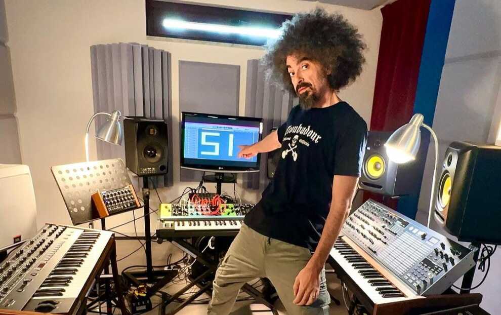 Caparezza sta tornando: l’artista molfettese compie 51 anni e annuncia il nuovo album