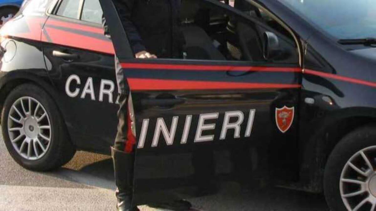 Si fingono finanzieri e truffano un 62enne nelle Marche, denunciati due uomini del Foggiano Si fingono finanzieri e truffano un 62enne nelle Marche, denunciati due uomini del Foggiano