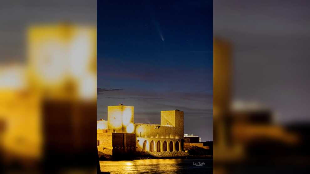 La “Cometa del secolo” attraversa i cieli della Puglia: lo spettacolo al tramonto