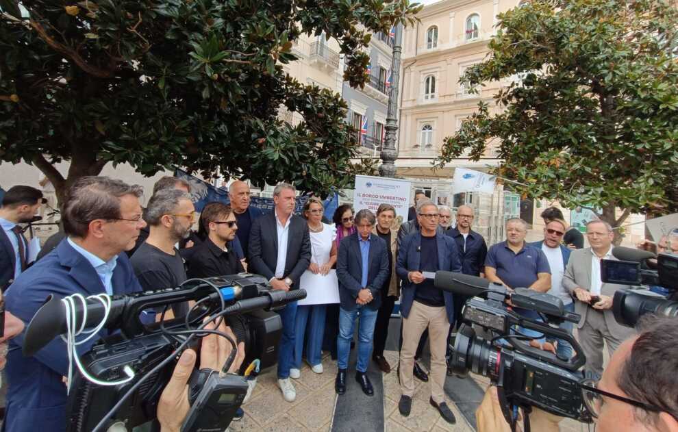Taranto, protestano i commercianti: «Il Borgo Umbertino sta morendo»