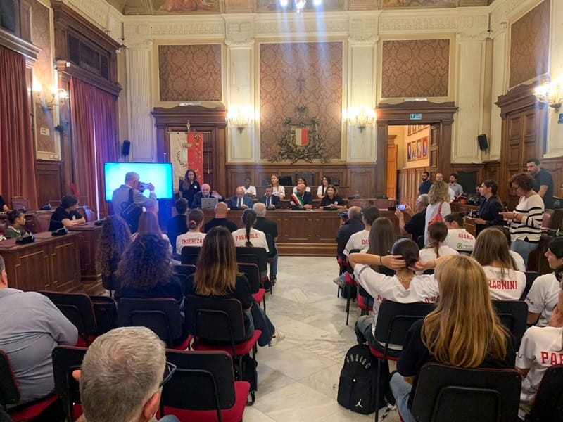 Bari, la squadra di pallacanestro Pink Sport Time presentata a Palazzo di Città – FOTO