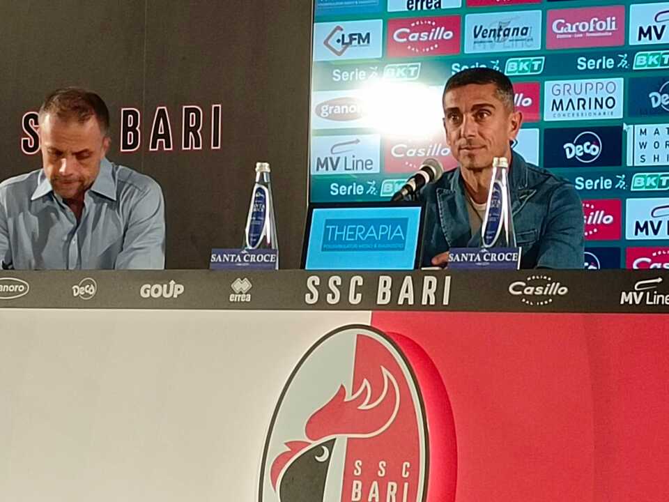 Verso Cremonese-Bari, Longo: «Avversario forte. Lella squalificato? Giocherà uno tra Saco, Sibilli o Maiello»