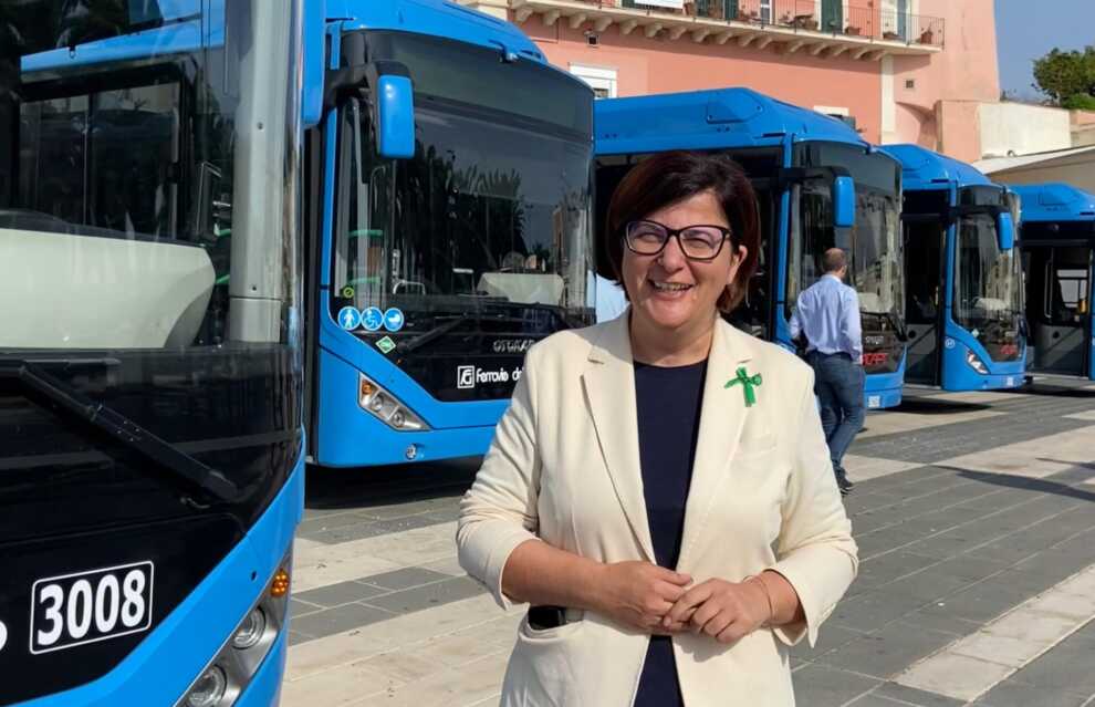 Manfredonia, 5 nuovi bus a metano per il trasporto pubblico locale: «Rinnoviamo la flotta»