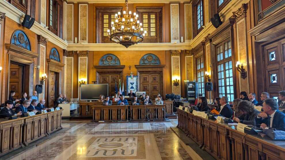 Bari, si insedia il Consiglio metropolitano. Leccese: «Al lavoro per l’intera comunità»