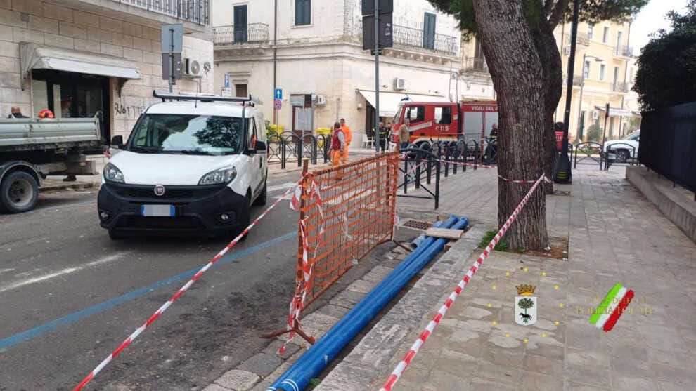 Aria irrespirabile a Lecce: sopralluoghi a tappeto della polizia locale, anche con i droni