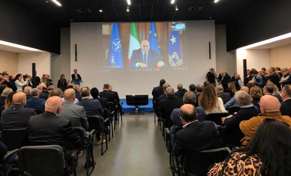 Due anni di governo Meloni, a Bari la festa con Crosetto: «Risultati mai ottenuti prima»