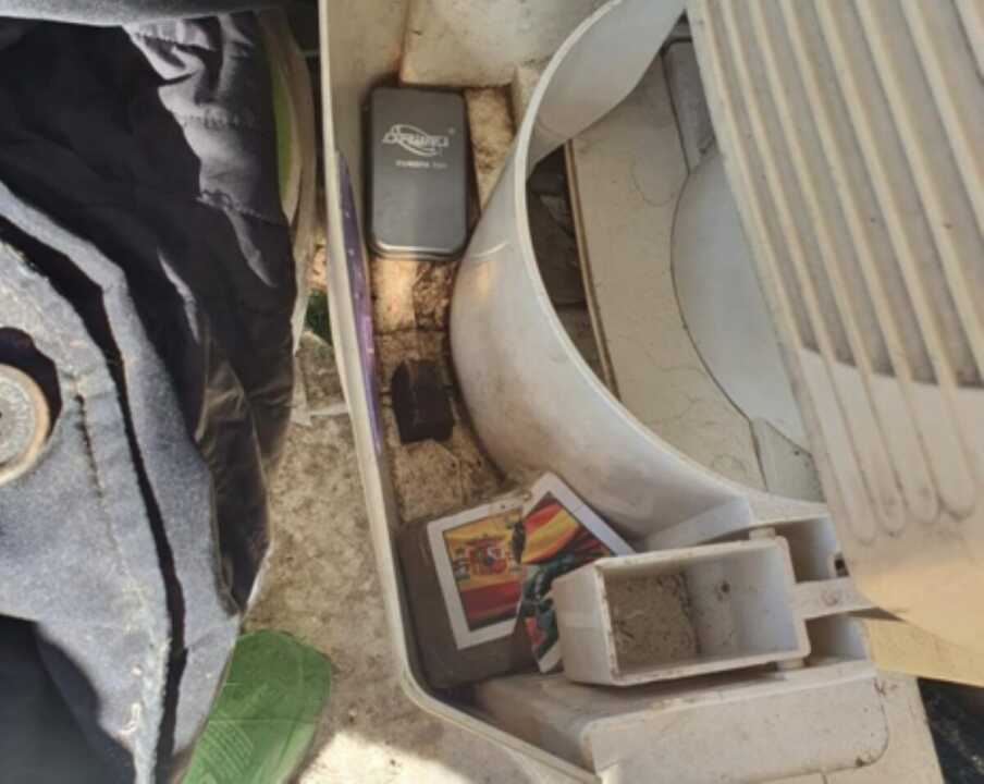 Blitz nel Leccese, 60 grammi di hashish nascosti nel deumidificatore: arrestato 47enne