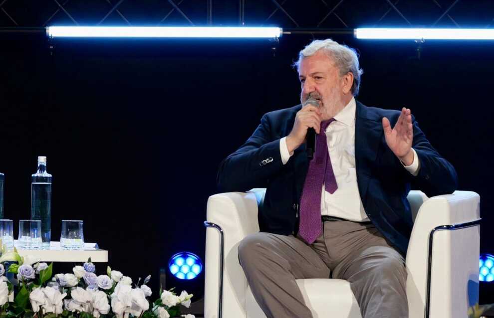 Emiliano a Meloni: «Soldi alle imprese o non firmerò il patto di coesione»