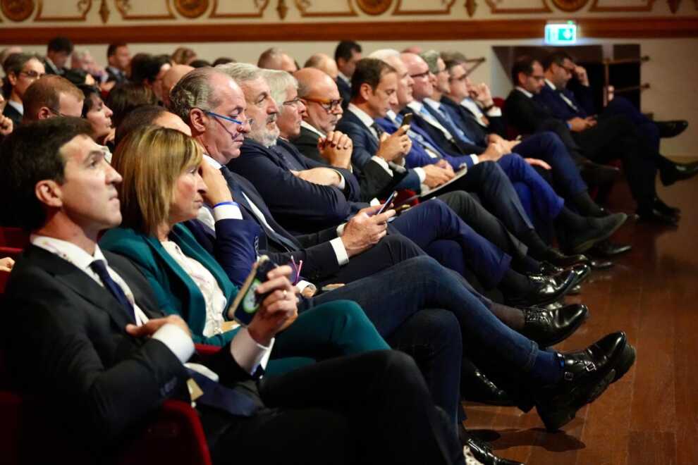Festival delle Regioni, Zaia scherza con Emiliano sul terzo mandato ma la riforma resta un rebus