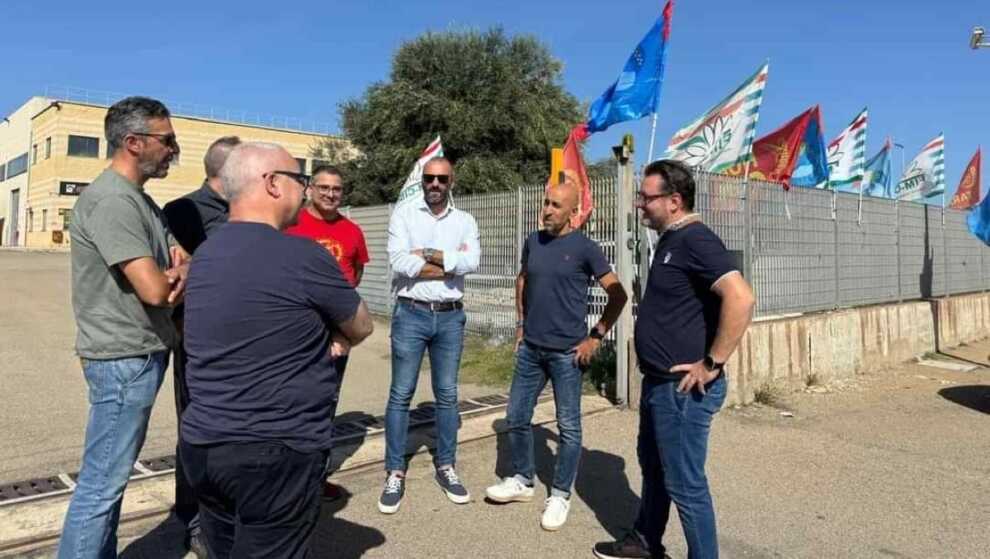 Hiab, il caso da Statte passa al ministero: la fabbrica nel Tarantino resta occupata