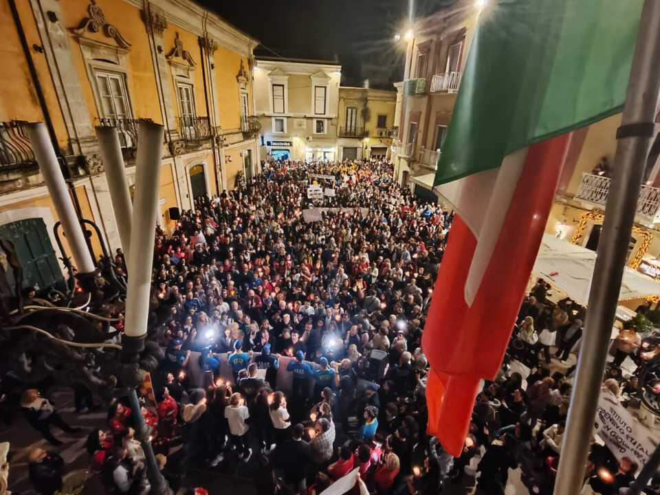 Femminicidio a San Severo, una fiaccolata per Celeste: «Un momento per riflettere e agire» – VIDEO