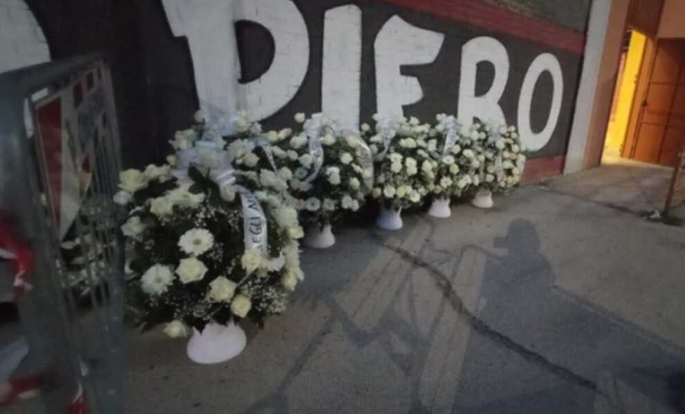 Foggia, in migliaia alla camera ardente per i 3 ragazzi morti nell’incidente