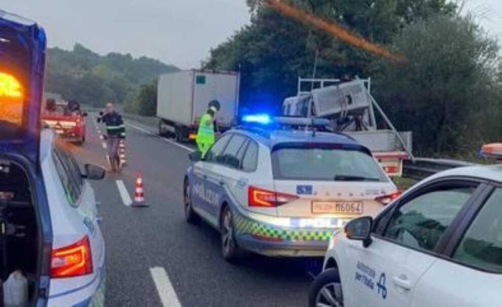 Incidente sull’autostrada A1 in Umbria, morti due operai: uno era originario di Potenza