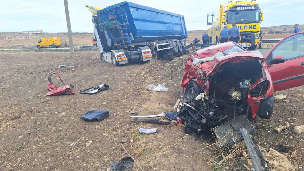 Incidente a Laterza, scontro tra un’auto e un mezzo pesante: muore una donna