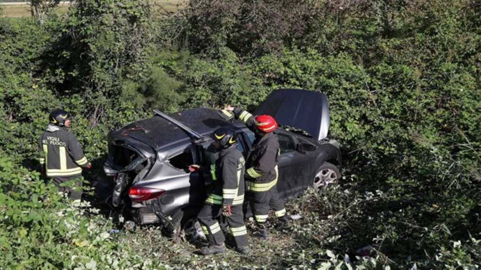 Incidente nel Ravennate: auto contro un carro attrezzi, muore un 41enne salentino
