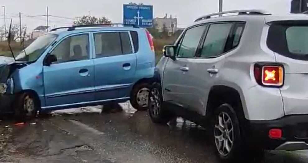 Incidente in Salento, scontro tra due auto a Miggiano: due feriti. Grave per una donna
