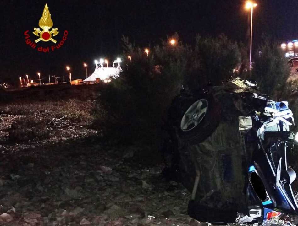 Incidente sul lungomare a Bari, indagato il 18enne che era alla guida dell’auto