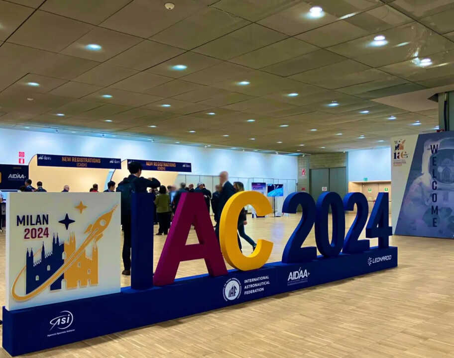 Aerospazio, la Puglia a Milano per l’Iac: «Un asse strategico per il futuro»