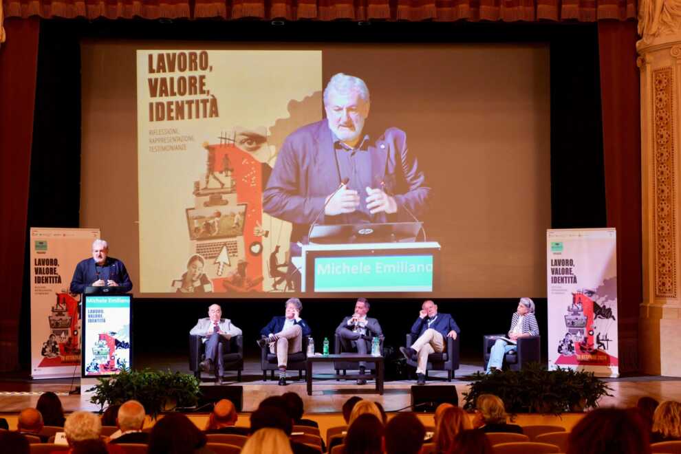 Il Movimento per la Giustizia si incontra a Bari, Emiliano: «Prezioso contributo sui temi del lavoro» – VIDEO