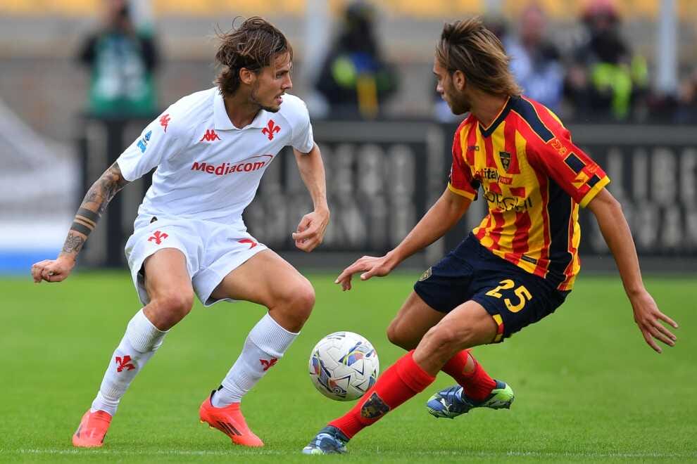 Galleria foto 'La Fiorentina travolge il Lecce al Via del Mare: i viola si impongono per 6-0 sui salentini' - foto 1