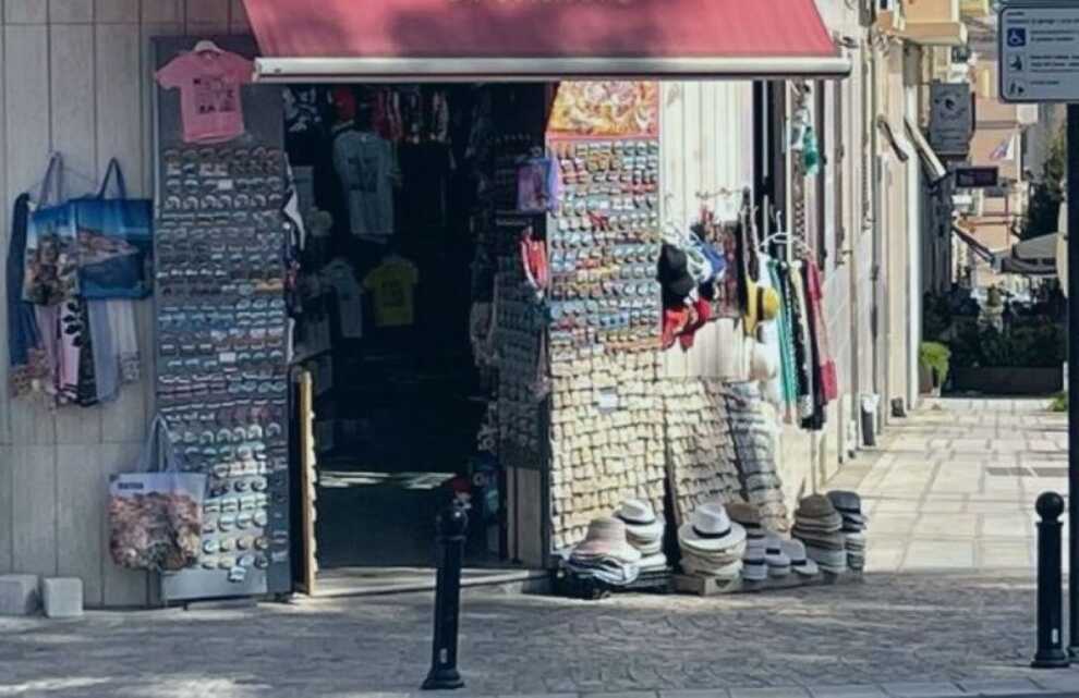 Matera, il consigliere Toto: «Il centro storico perde identità con l’apertura indiscriminata di bazar»