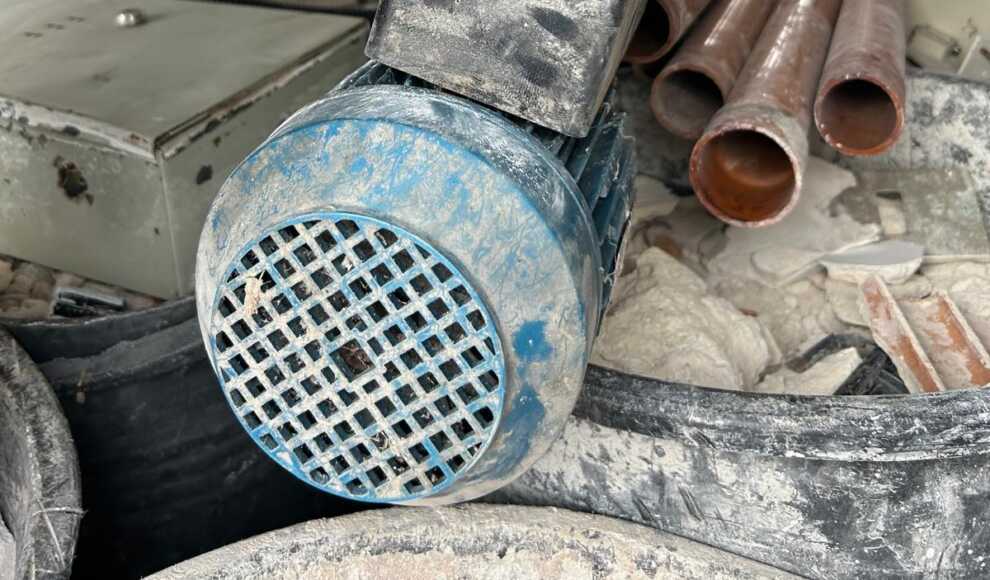 Trasporto e scarico abusivo di rifiuti a Ceglie del Campo, fermato 60enne Barese. Sequestrato il mezzo