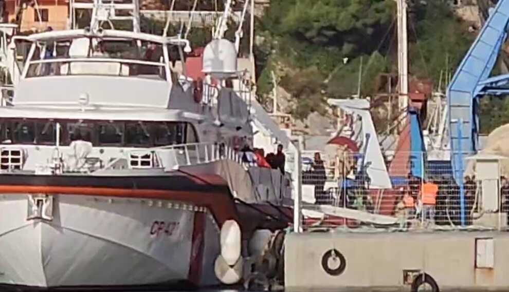 Non convalidata la permanenza in Albania, 12 migranti in viaggio verso l’Italia: attesi al porto di Bari