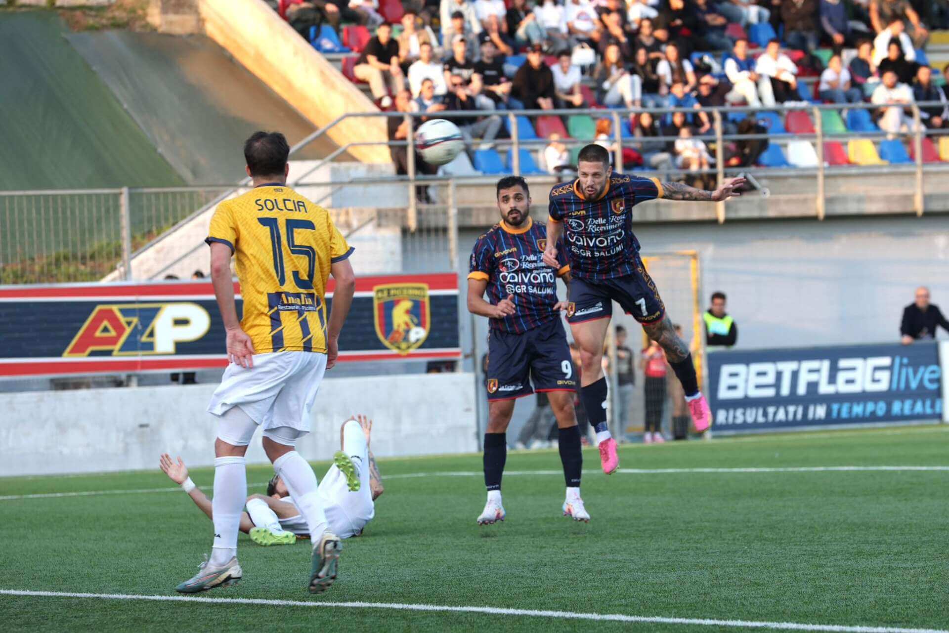 Serie C, il Picerno perde l’imbattibilità al “Curcio”: il Giugliano mette a nudo il momento “no”