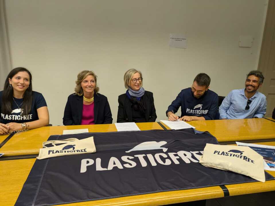 Bari dice “No” alla plastica, l’accordo con Plastic Free per una città più pulita – FOTO