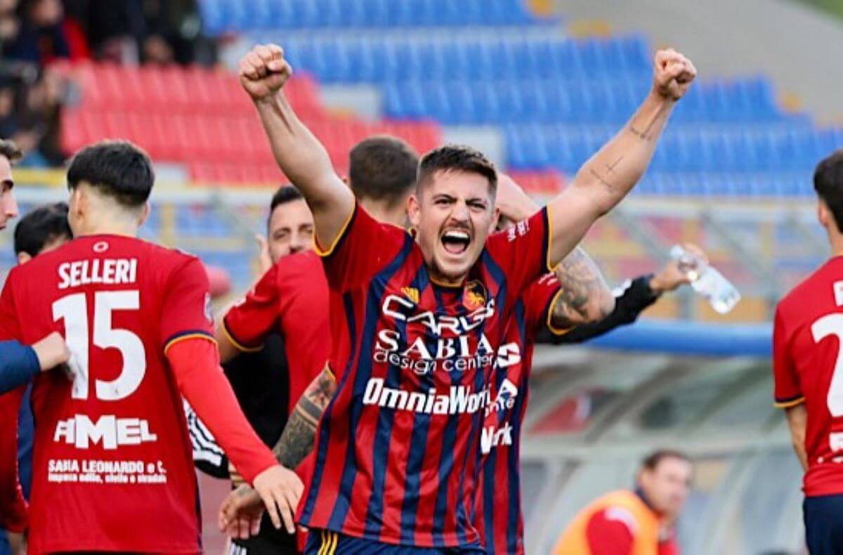 Serie C, il Potenza a valanga col Taranto. Al “Viviani” finisce in goleada: 5-0 per i lucani Serie C, il Potenza a valanga col Taranto. Al “Viviani” finisce in goleada: 5-0 per i lucani
