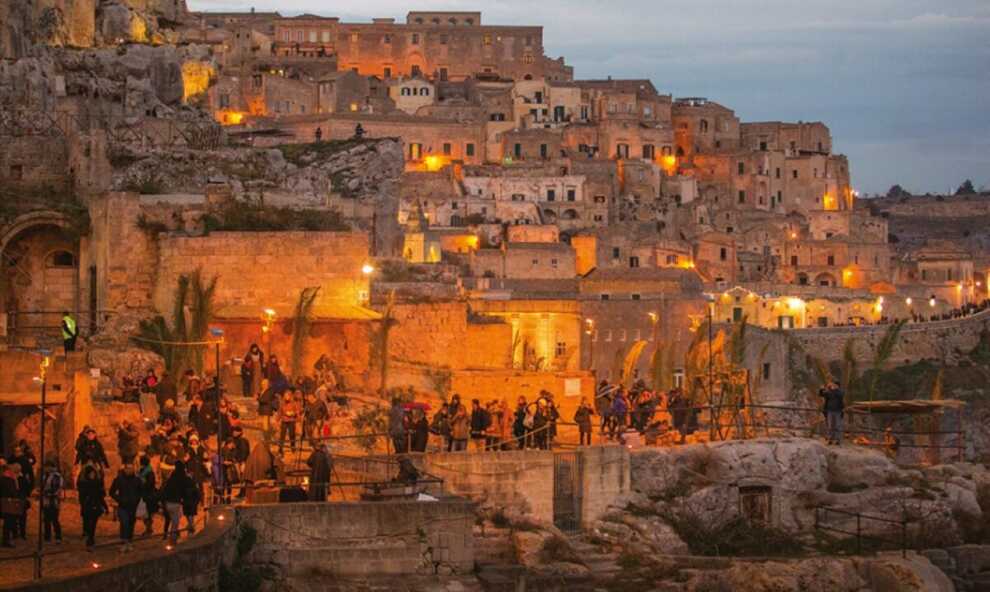 Matera si illumina con il presepe vivente: sempre più inclusivo e sostenibile